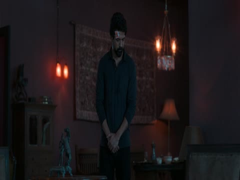 Citadel Honey Bunny 2024 S1Ep4 Episode 4 Home Hindi thumb